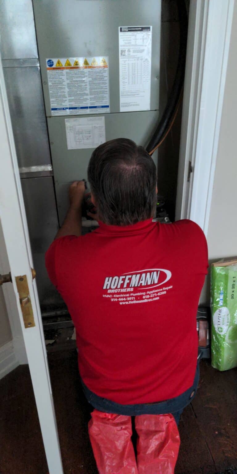 air conditioning contractor near St Louis 768x1536