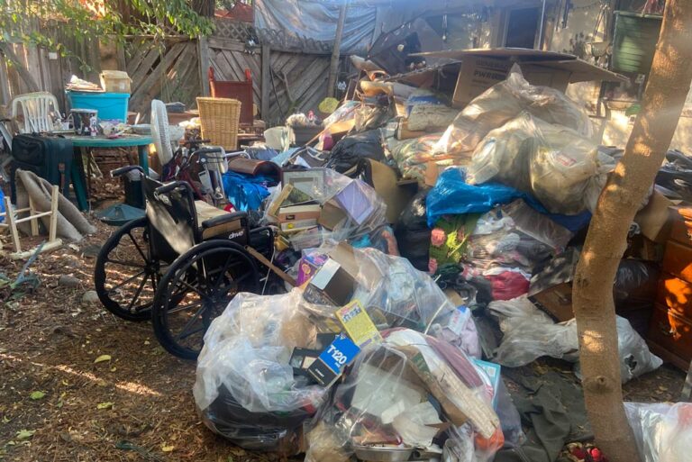 hoarding cleanup 768x513