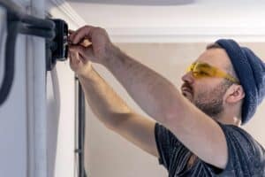 How to Troubleshoot Common Garage Door Issues